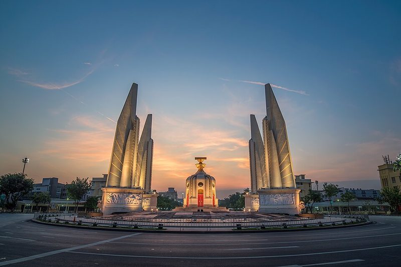 Монумент Демократии (Бангкок)